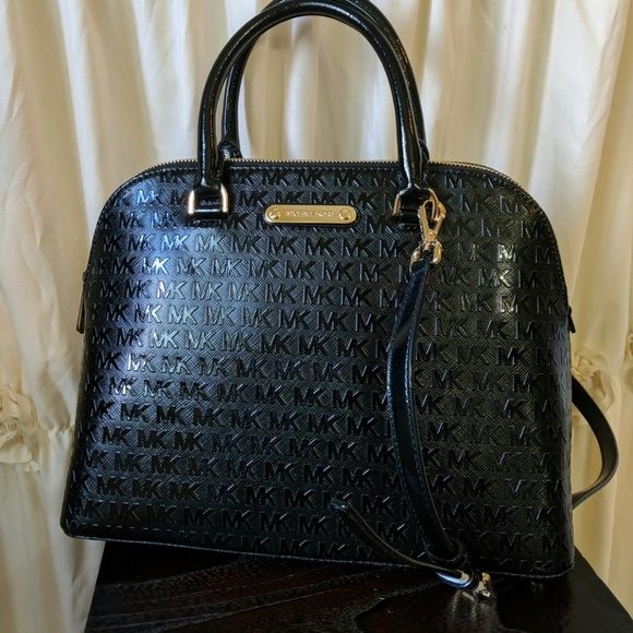 Michael Kors Handbags - ✨FINAL DROP✨NWT MK Black Cindy Large Dome Satchel
